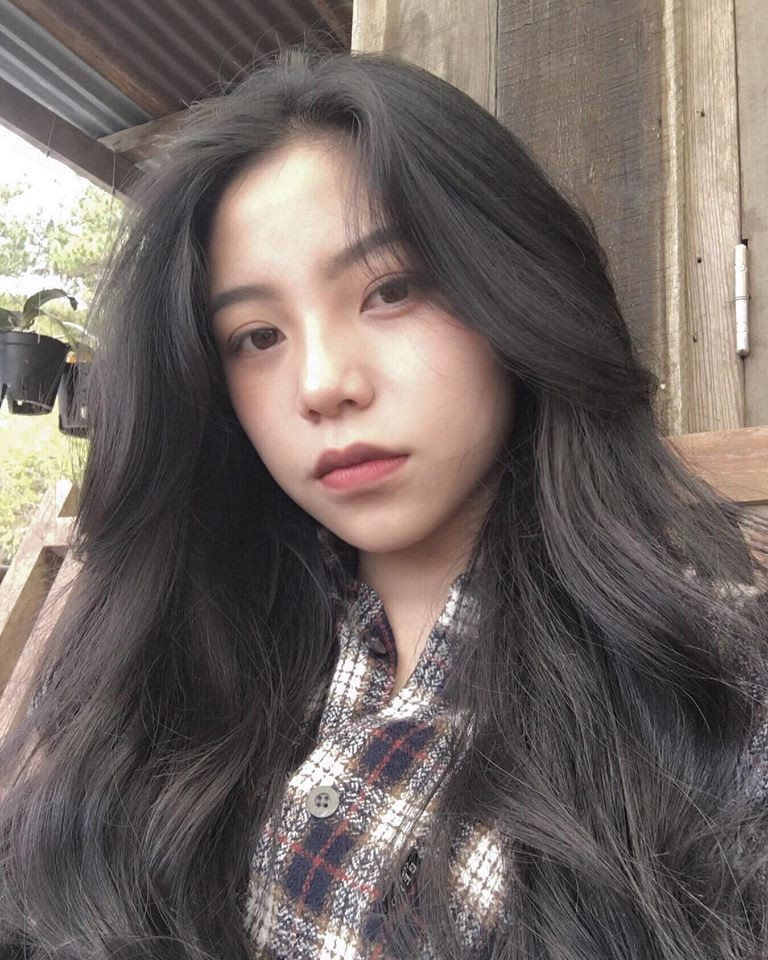 Bên cạnh việc học ở trường, Thảo Liên còn là người mẫu ảnh và khá đắt show chụp mỗi của các nhiếp ảnh gia tại Đà Lạt.