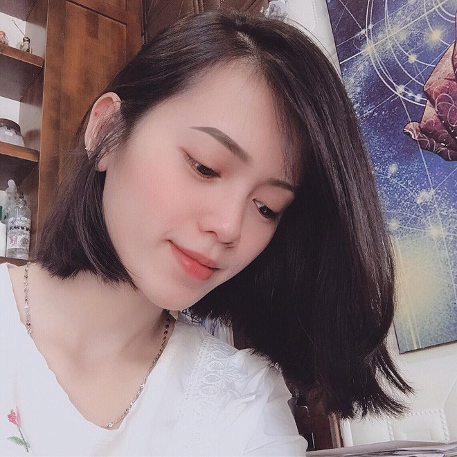 Nói về tấm ảnh đặc biệt này, Thuỳ Linh chia sẻ: "Bức ảnh đó được chụp rất tình cờ và tự nhiên chứ mình không chuẩn bị gì nhiều. Đang đi chơi thì anh bạn mình là nhiếp ảnh gia Kyo Trần (Hữu Quốc) nổi hứng muốn chụp nên bảo mình đứng vào. Lúc đó mình chỉ thay vội chiếc áo sơmi, thoa một chút son cho tươi tắn rồi cứ thế là chụp thôi. Mặt mình thậm chí còn không có tí phấn nào cơ".