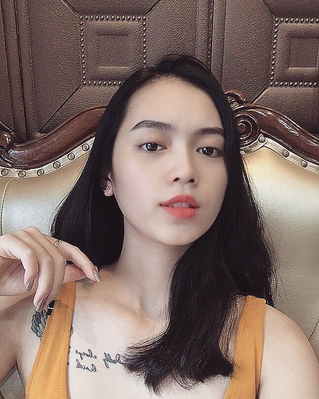 Thuỳ Linh chia sẻ về việc nổi tiếng rằng: "Nói nổi tiếng cũng không đúng vì ít ai biết người trong ảnh là mình. Chỉ là, thỉnh thoảng lướt Facebook lại thấy ảnh mình trong 1 bài đăng với caption kiểu "Em là cô gái hay buồn..."