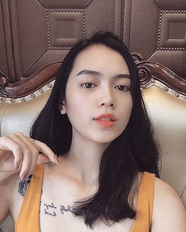 Thuỳ Linh chia sẻ về việc nổi tiếng rằng: "Nói nổi tiếng cũng không đúng vì ít ai biết người trong ảnh là mình. Chỉ là, thỉnh thoảng lướt Facebook lại thấy ảnh mình trong 1 bài đăng với caption kiểu "Em là cô gái hay buồn..."