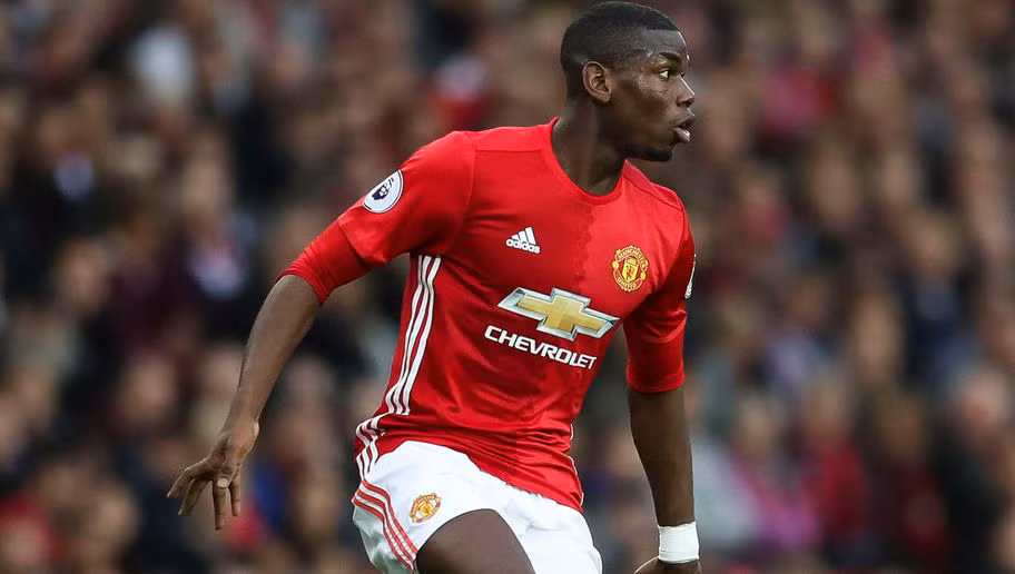 Dù thi đấu khá mờ nhạt và chưa cống hiến được nhiều kể từ khi về MU nhưng Paul Pogba vẫn được huyền thoại Paul Scholes tin tưởng và điền tên vào đội hình tiêu biểu của mình dành cho MU ở thời điểm hiện tại.