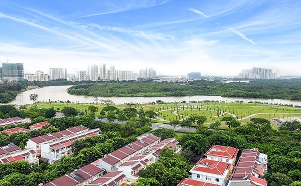 Nha giau bo chay khoi Nam Sai Gon vi mui thoi tan cong