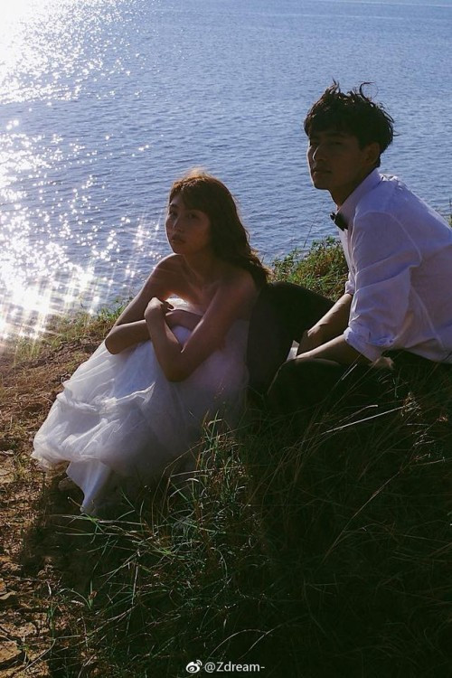 Hiện tại, bộ ảnh tiếp tục nhận được nhiều sự chú ý của cộng đồng mạng. Mọi bình luận đều thể hiện sự ngưỡng mộ xen lẫn ghen tỵ với cặp đôi này.