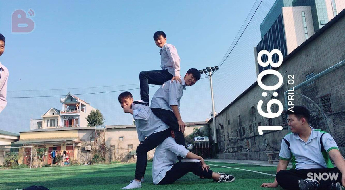 Chỉ cần hai người trụ dưới có sự dẻo dai và sức khỏe là nhóm bạn sẽ thành công vào trào lưu chụp ảnh mới.