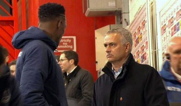 Chuyển nhượng bóng đá từ The Sun, Mourinho rất đau đầu vị trí trung vệ tại MU và không thể ngồi yên, vị HLV này đã trực tiếp đi gặp mục tiêu chuyển nhượng đó chính là Yerry Mina.