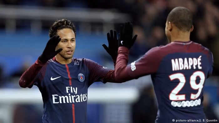 Neymar cho rằng, HLV Thomas Tuchel đã đúng đi trừng phạt Kylian Mbappe và Adrien Rabiot ở trận thắng Marseille (đẩy lên băng ghế dự bị) vì đến trễ ở buổi họp toàn đội.