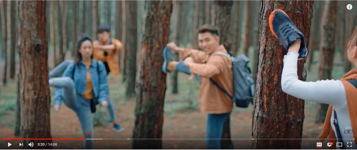 Nickname Hoàng Thông chia sẻ: "Đồng ý, thông với Đà Lạt rất quý, các cây thông trong rừng đều được định vị, kiểm đếm, bọn em làm bình thường vướng cây là thủ tục rất phức tạp. Biti’s không nên quảng cáo phản cảm đến thế".