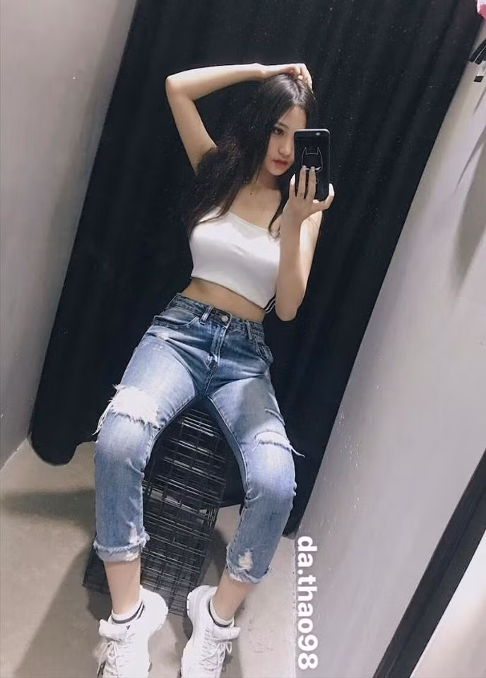 Dạ Thảo cho biết sau cú sốc tình cảm, cô nàng đã quyết tâm thay đổi kiểu tóc, cách ăn mặc và học cách trang điểm.