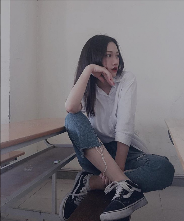 Hiện tại,Thảo có vẻ ngoài xinh xắn, da trắng, sống mũi cao và mắt hai mí rõ ràng.