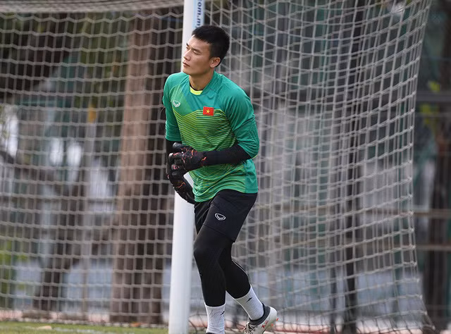 Olympic Việt Nam đã tạo dấu mốc lịch sử ở sân chơi Asiad khi lần đầu tiên vào đến tứ kết. Và chiếc vé này rất xứng đáng khi Olympic Việt Nam toàn thắng cả 4 trận, chưa để thủng lưới bàn nào.