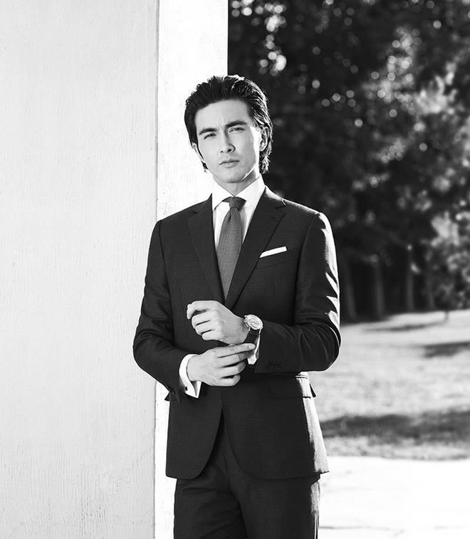 Ngoài ra, việc xuất hiện cùng dàn sao đình đám như Trần Kiều Ân, Giả Nãi Lượng, Huỳnh Tông Trạch... cũng giúp anh nâng cao danh tiếng.