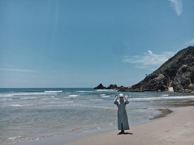 Đến biển cũng không nề hà gì vì đã có bộ trang phục Ninja.