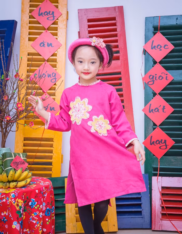 Trương Bảo Anh sinh năm 2009, cô bé này hiện đang học lớp 1 trường Tiểu học Vinschool, Hà Nội.