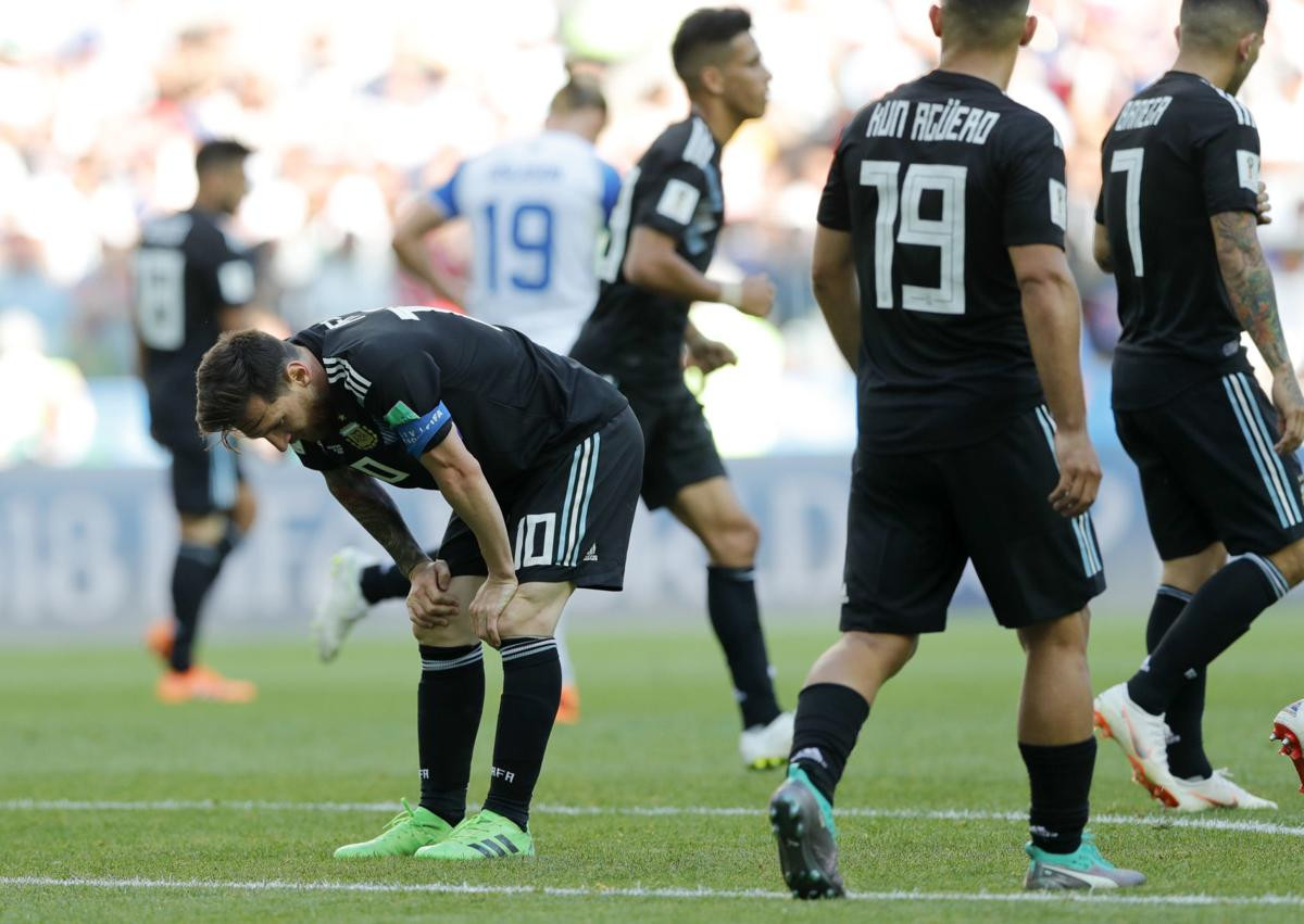 Argentina bế tắc trên hàng công.