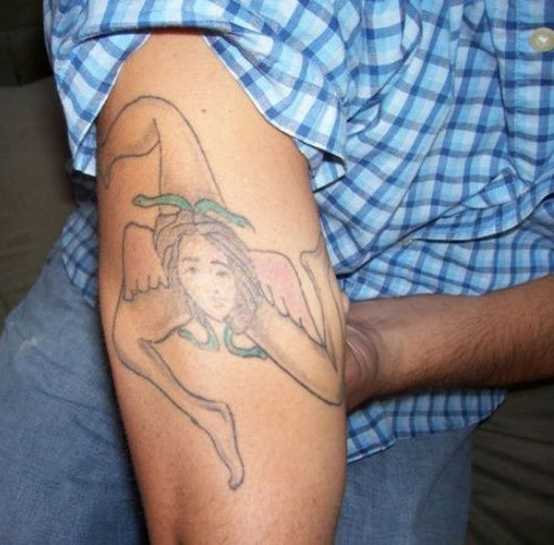 Hình xăm trừu tượng là người xem phải ngượng mặt.