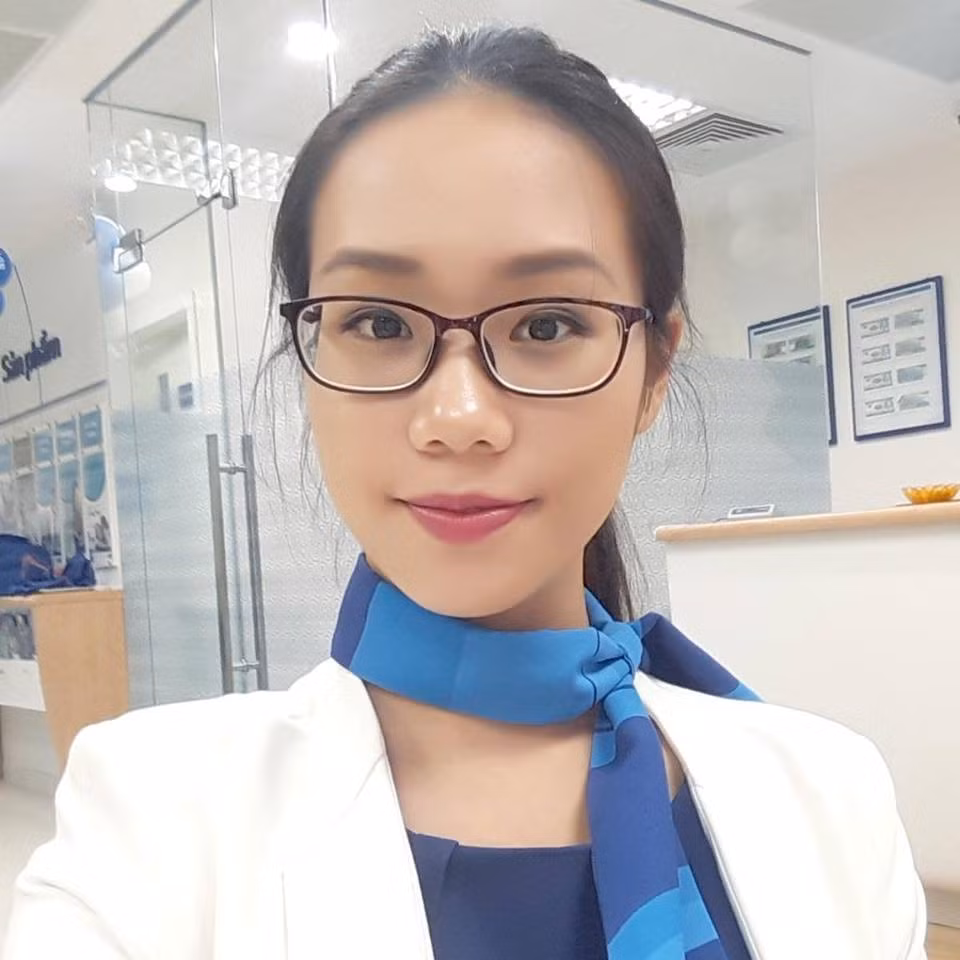 Sau khi trở thành tân hoa khôi ĐH Ngoại thương, Ngân Hà nhận được nhiều lời chúc mừng từ người thân, bạn bè tại Facebook cá nhân.