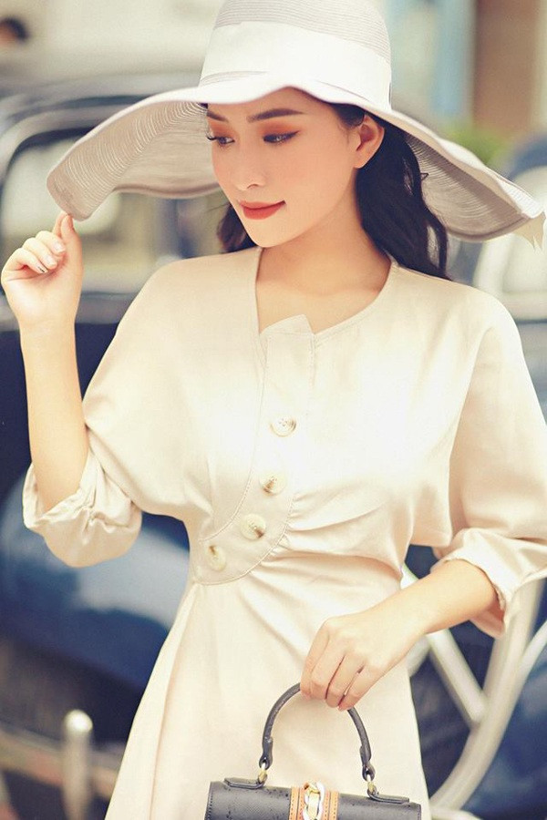 Quỳnh chia sẻ, cô nàng đang không ngừng nỗ lực mỗi ngày để hoàn thiện bản thân cũng như có thể theo đuổi ước mơ trở thành một diễn viên chuyên nghiệp được nhiều người biết đến.