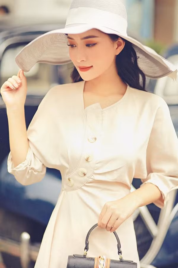 Quỳnh chia sẻ, cô nàng đang không ngừng nỗ lực mỗi ngày để hoàn thiện bản thân cũng như có thể theo đuổi ước mơ trở thành một diễn viên chuyên nghiệp được nhiều người biết đến.