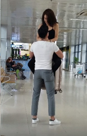 Nhiều cư dân mạng sau khi xem đoạn clip trên đã tỏ ra thích thú với những động tác đẹp mắt, khỏe khoắn của cặp đôi này.