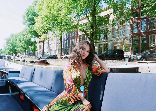 Trước đây Phương Thảo thường rất thiếu tự tin vì cơ thể có phần đẫy đà, mỡ thừa khá nhiều (47kg), số đo 3 vòng lúc đó là 87-69-88cm.