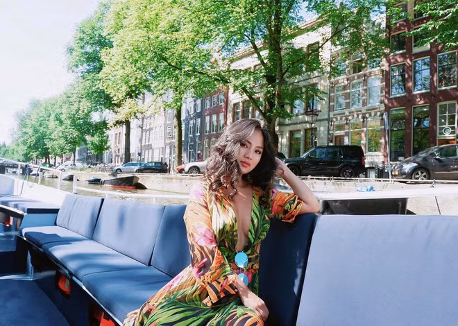 Trước đây Phương Thảo thường rất thiếu tự tin vì cơ thể có phần đẫy đà, mỡ thừa khá nhiều (47kg), số đo 3 vòng lúc đó là 87-69-88cm.