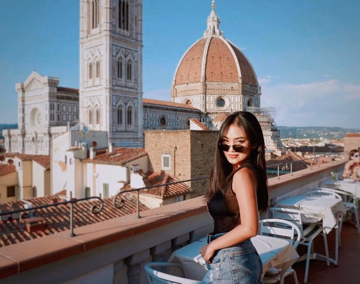 Hiện tại, Phương Thảo sở hữu thân hình khá chuẩn, chỉ số mỡ chỉ còn khoảng hơn 10%, số đo 3 vòng cực kỳ quyến rũ 88-63-90. Dù chỉ cao 1m52 nhưng 9x Tây Nguyên vụt sáng trở thành biểu tượng cho vẻ đẹp hiện đại, quyến rũ, hút bao ánh nhìn mỗi lần xuất hiện ở bất kỳ đâu.