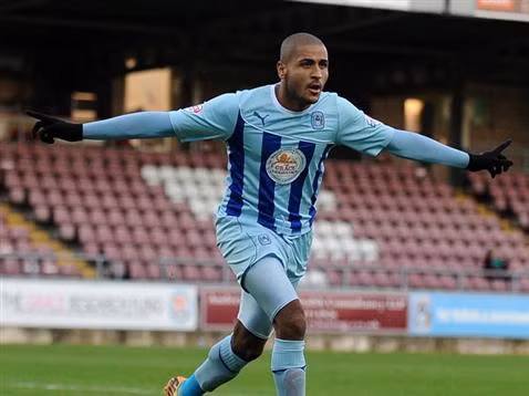 Trước khi trở thành ngôi sao của AFC Bournemouth, Callum Wilson ã phải lăn lộn qua nhiều CLB ở các giải đấu hạng dưới của nước Anh như Coventry City, Kettering Town và Tamworth.