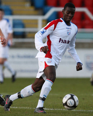 Yannick Bolaise bắt đầu sự nghiệp bóng đá của mình ở giải đấu thấp nhất của bóng đá Anh (hạng 11) với CLB Hillingdon Borough. Bolasie đã có năm trận đấu tại đây trước khi chuyển đến Floriana ở giải Maltese Premier League. Sau đó chuyển đến Plymouth Argyle trước khi gia nhập Crystal Palace năm 2012. Cầu thủ 26 tuổi đã có 129 trận đã đấu cho the Eagles và hiện tại anh đang rất thành công trong vai trò chạy cánh của CLB Crystal Palace.