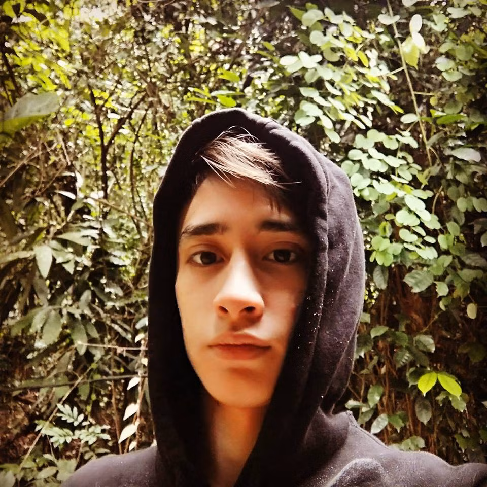 Tập trung vào công việc lo cho trang trại của gia đình nên Daniel ít có thời gian đăng ảnh trên trang cá nhân.