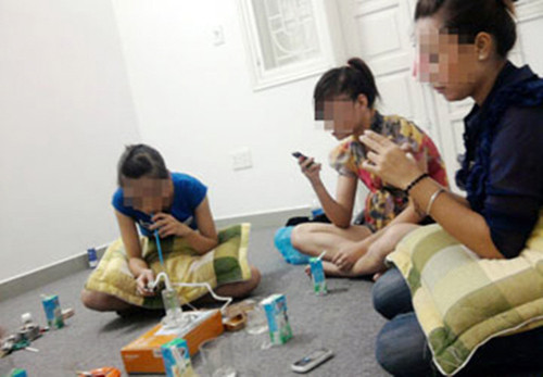 Xác định được vấn nạn ma túy trong giới trẻ, Chính phủ, Ủy ban Quốc gia về phòng chống ma túy cùng sự vào cuộc tích cực của các cấp, các ngành, địa phương đã có những hành động cụ thể như tuyên truyền, giáo dục phòng ngừa sử dụng chất kích thích đặc biệt là ma túy ngay từ trên ghế học đường.