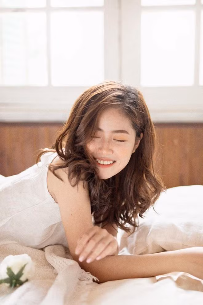 Với Hạnh Lê công việc làm mẫu ảnh khá thú vị vì rèn luyện cho cô sự tự tin trước đám đông, khả năng hòa đồng và trau dồi kĩ năng giao tiếp.