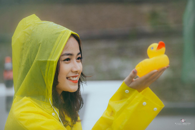 Nói về tính cách của bản thân, Hạnh Lê cho biết nhiều người nghĩ cô khó gần nhưng một khi đã quen và trở thành bạn thì cô gái này sẽ nhiệt tình và nói khá nhiều.