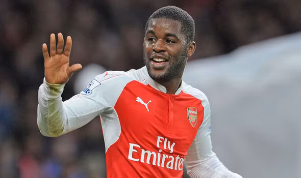 Joel Campbell tiếp tục rời Arsenal: Joel Campbell đã lập kỷ lục trong lịch sử Arsenal, khi trở thành cầu thủ đội 1 duy nhất có lần thứ 6 được đem cho mượn trong lịch sử CLB thành London. Trên trang chủ, CLB đang chơi tại La Liga là Real Betis đã công bố bản hợp đồng mượn Joel Campbell từ Arsenal. Bản hợp đồng cho mượn có thời hạn 1 mùa giải. Ảnh: Daily Star
