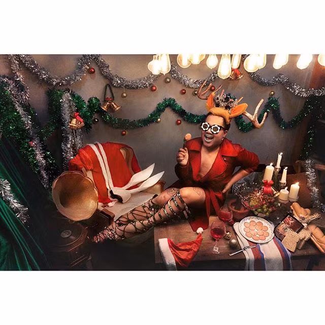 Không chỉ thực hiện ở Thái, Happy Panda sẵn sàng chi tiền, đầu tư thực hiện những bức ảnh nhiều nước trên thế giới như: Trung Quốc, Singapore và nhiều nước Châu Âu.