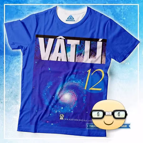 Hiện tại, chiếc áo đồng phục hot này đang trở thành món hàng được nhiều bạn trẻ đặt hàng nhất là mùa thi này đang đến rất gần.