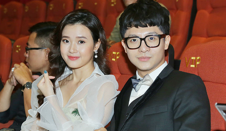 Bộ phim cũng đánh dấu sự trở lại của Harry Lu sau một năm điều trị, phẫu thuật gương mặt vì tai nạn giao thông. Anh tự tin đóng vai ngôi sao thần tượng hàng đầu châu Á, vô tình vướng vào chuyện tình rắc rối với một thiếu nữ có ngoại hình xấu xí tên Lụa.