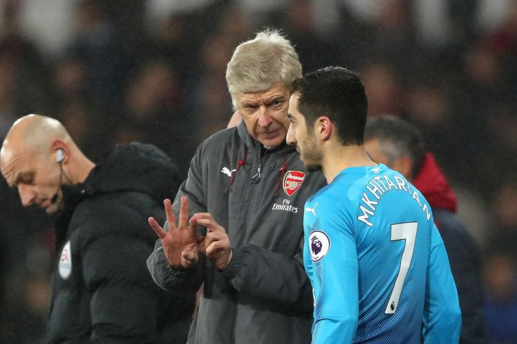 Cùng đá ở vị trí số 10, nhưng Mkhitaryan lại muốn được sát cánh với Mesut Oezil.