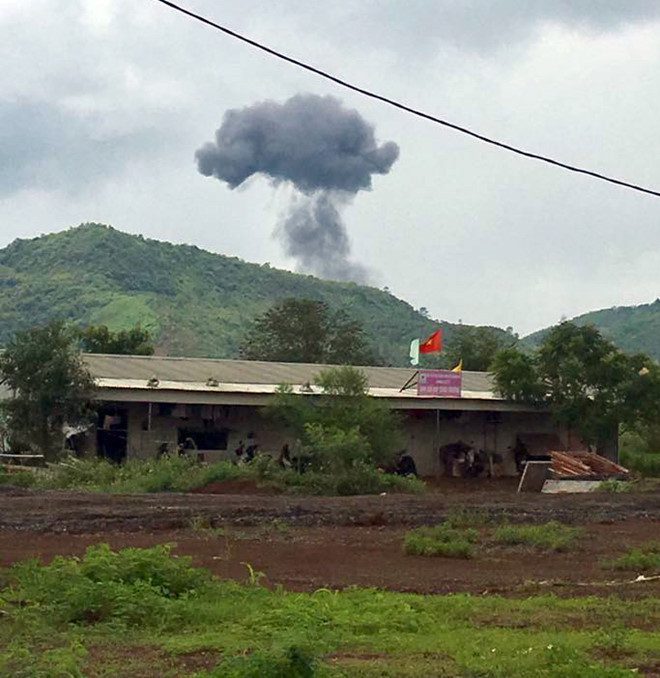 Đến chiều ngày 26/7, danh tính 2 chiến sĩ hy sinh cũng đã được cập nhật đó là trung tá Khuất Mạnh Trí, Phó Trung đoàn trưởng, Tham mưu trưởng, sinh năm 1978; quê quán: phường Lê Lợi, thị xã Sơn Tây, thành phố Hà Nội; thượng tá Phạm Giang Nam, Chủ nhiệm bay Trung đoàn 921, sinh năm 1972; quê quán: Thụy Bình, Thái Thụy, Thái Bình.