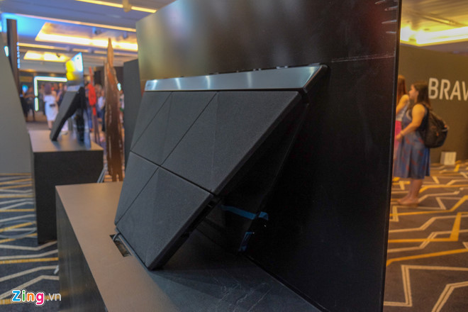 Trong hình là thiết kế phần đế của thế hệ trước A9F. Đây là thiết kế chung của dòng TV Sony OLED từ trước đến nay.