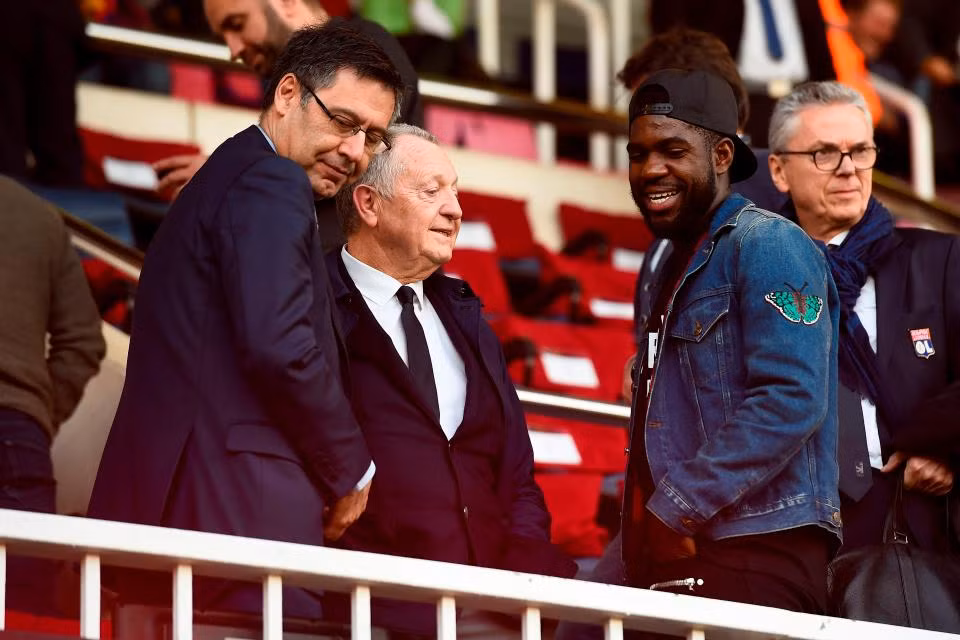 Chuyển nhượng bóng đá mới nhất từ Marca, Umtiti đã dừng các cuộc đàm phán gia hạn hợp đồng với Barca để về với M.U. Ảnh: Marca