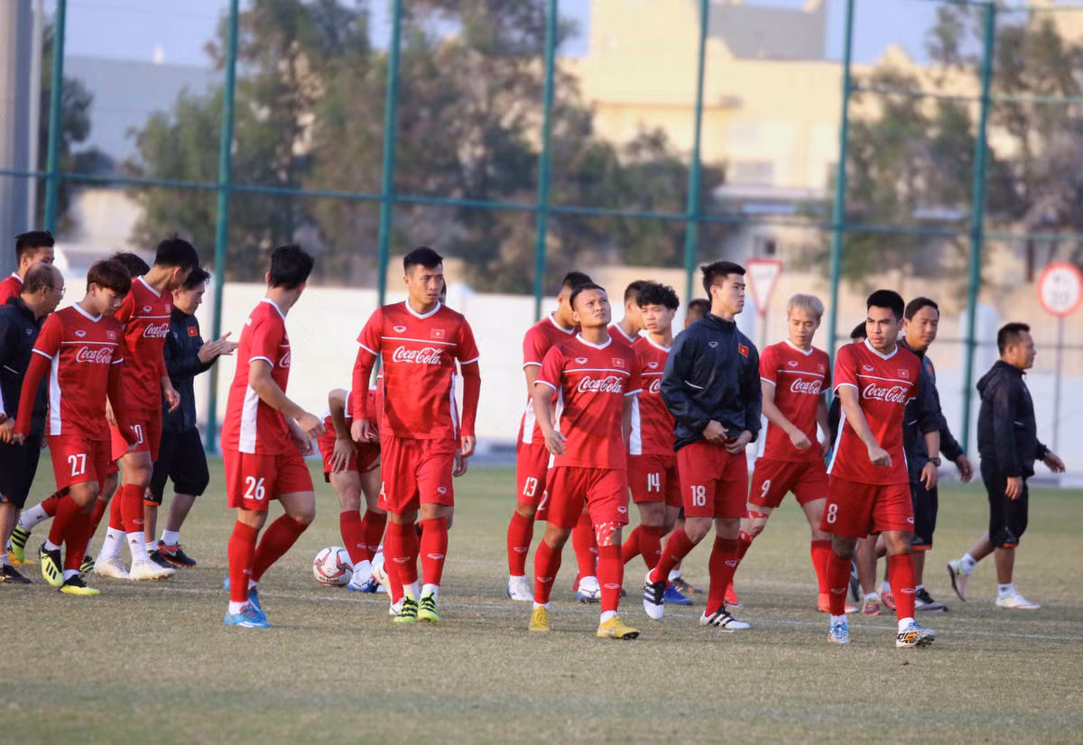 Địa điểm tập luyện của đội tuyển Việt Nam cách khách sạn Holiday Villa khoảng 20 phút di chuyển xe bus.