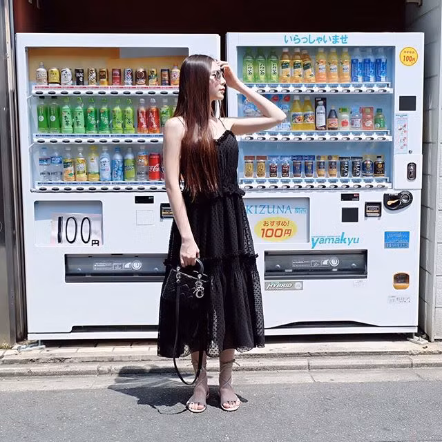 Những hình ảnh xinh đẹp của Mgumlynn được dân mạng liên tục truyền tay nhau và nhiều trung tâm thẩm mỹ Thái Lan dùng hình ảnh của cô để quảng cáo dịch vụ cho mình.