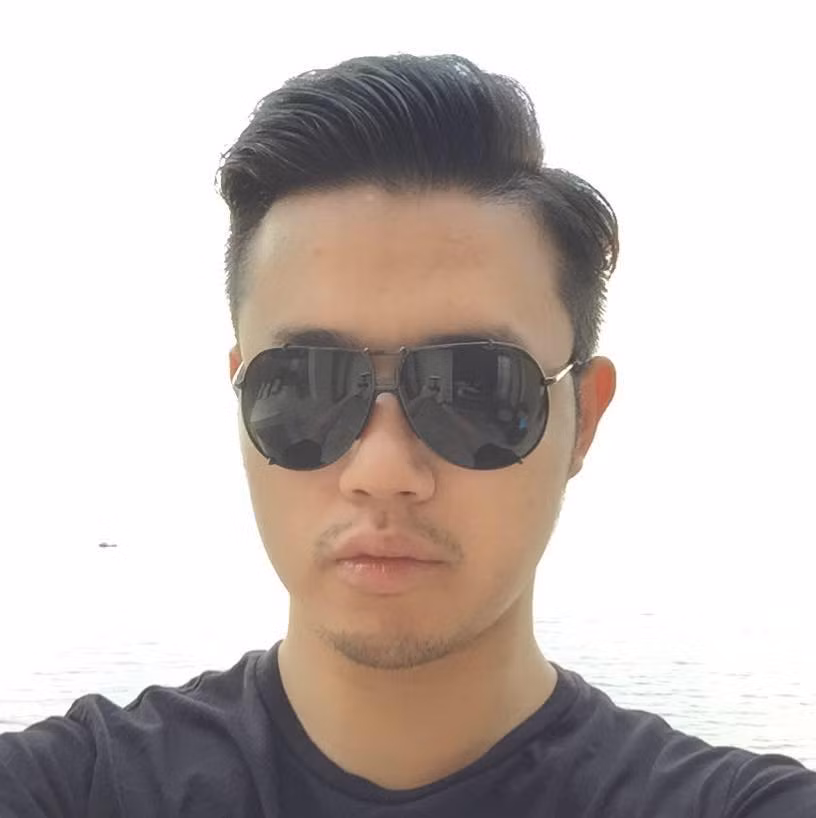 Thêm vào nữa, Thanh Hiếu cũng rất may mắn và vinh dự khi trở thành cơ trưởng trong chuyến bay đang được hàng triệu cổ động viên Việt Nam chờ đón khi đưa các cầu thủ người hùng trở về.