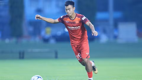 Khi Văn Hậu bị kéo về đá trung vệ, cái tên được HLV Park giao cho hành lang cánh trái đó là Thanh Thịnh. Tại SEA Game cũng như tại vòng loại U23 châu Á, cầu thủ này thể hiện tốt bản thân và không ít lần tạo đột biến.