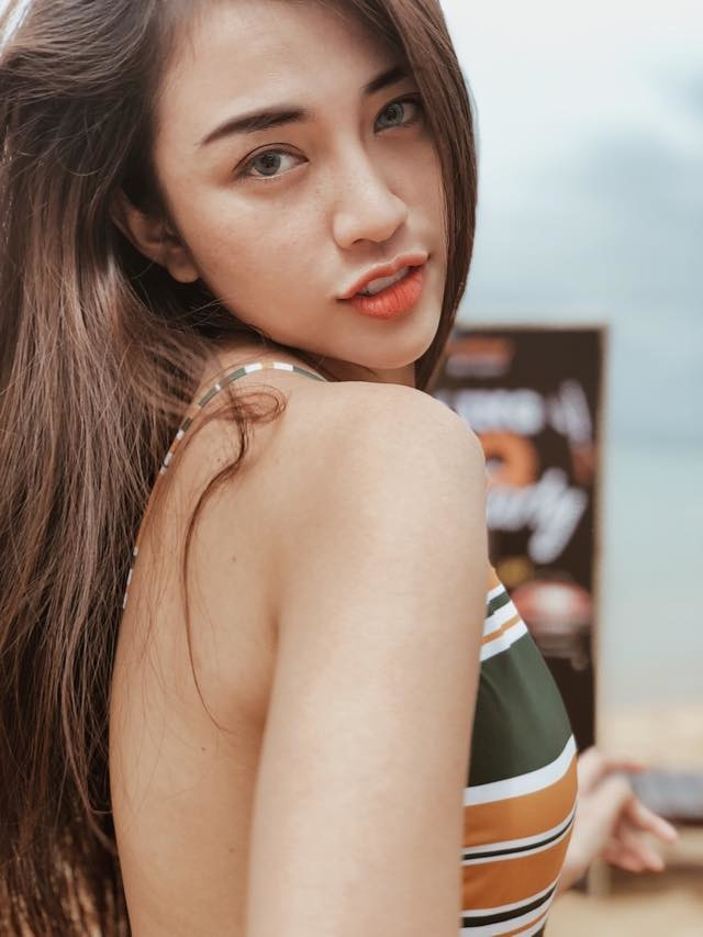 Những cô gái sở hữu gương mặt lai Tây, thân hình chuẩn luôn thu hút ống kính của các nhiếp ảnh gia và cô nàng đẹp nhất Hà thành có tên Thiên Nga cũng là một trường hợp như vậy.