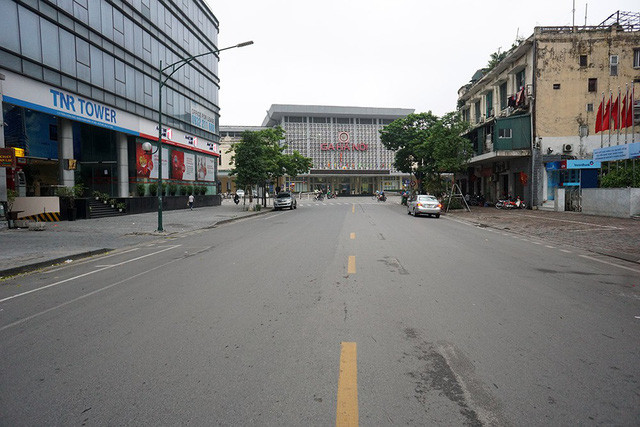 Đoạn phố Trần Hưng Đạo và Ga Hà Nội.