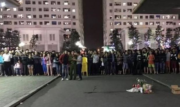 Theo những thông tin đầu tiên, nữ sinh ném con ở Linh Đàm đó là Đinh Thị V.A (21 tuổi, quê tại xã Yên Hóa, huyện Minh Hóa, tỉnh Quảng Bình). V.A. hiện đang là sinh viên năm 4, trường ĐH Văn hóa Hà Nội.