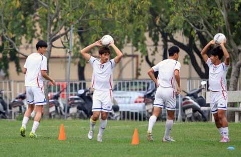 Doi ban “choi chieu”, doi den xem DT Viet Nam tap-Hinh-2