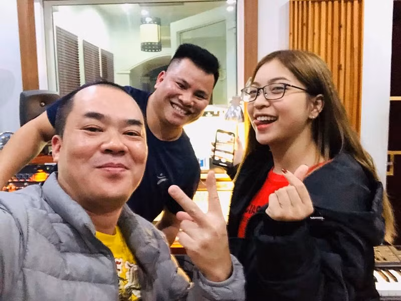 Đã có khoảng thời gian Nhật Lê được chú ý khi tham gia chương trình The Debut - Dự án số 1 nhưng chỉ dừng chân ở top 12.