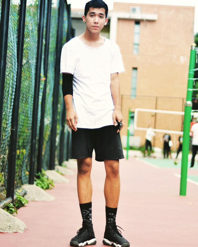 Ngoài ra, anh chàng còn tiết lộ rằng, hiện tại mình đang tham gia vòng thi online của Vietnam’s Next Top Model 2019.